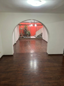 Amplia Casa en Venta - 160m² Terreno - Urb. Pay Pay (Cerca UPN y Open Plaza)