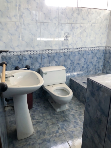 Amplia Casa en Venta - 160m² Terreno - Urb. Pay Pay (Cerca UPN y Open Plaza)